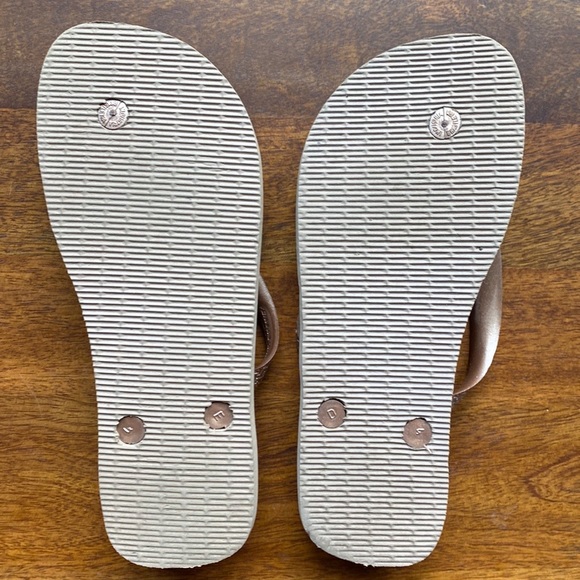 Havaianas Gold Flip Flops Brazilian Size 37/38 US Size 7/8 - Picture 3 of 3